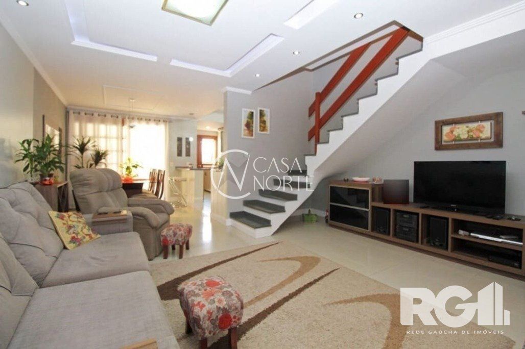 Casa à venda com 3 quartos, 225m², 1 suíte, 2 vagas, Rua Coronel João Pacheco de Freitas no bairro Jardim Planalto em Porto Alegre