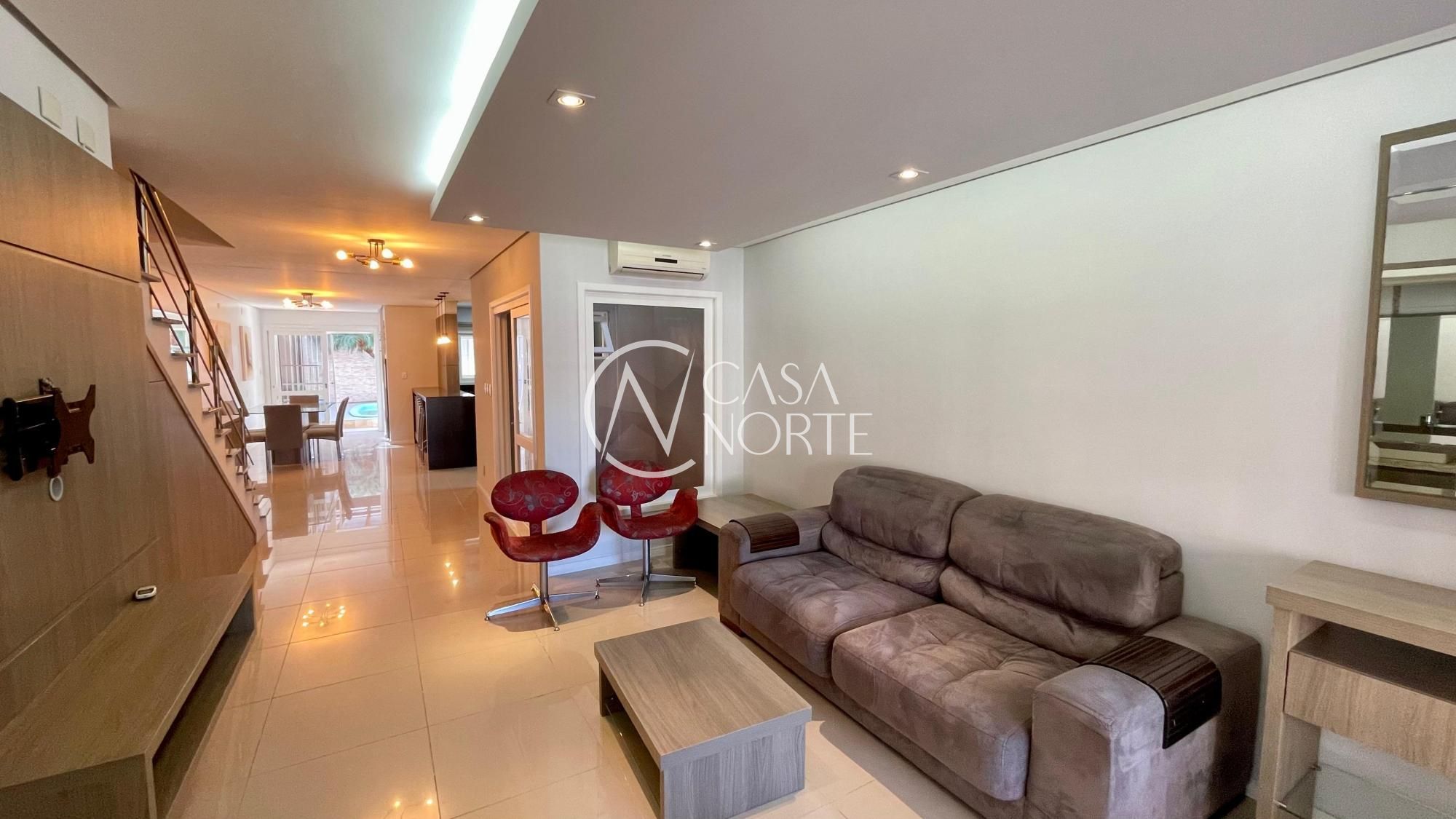 Casa à venda com 3 quartos, 210m², 2 suítes, 3 vagas, Rua Leite de Castro no bairro Vila Ipiranga em Porto Alegre
