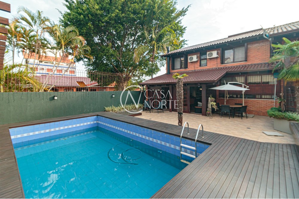 Casa à venda com 3 quartos, 330m², 1 suíte, 3 vagas, Walir Zottis no bairro Jardim Itu em Porto Alegre