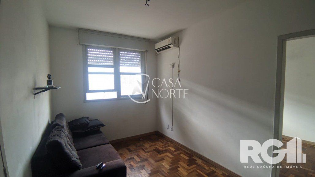Apartamento à venda com 1 quarto, 40m², 1 vaga, Rua Zeferino Dias no bairro Sarandi em Porto Alegre