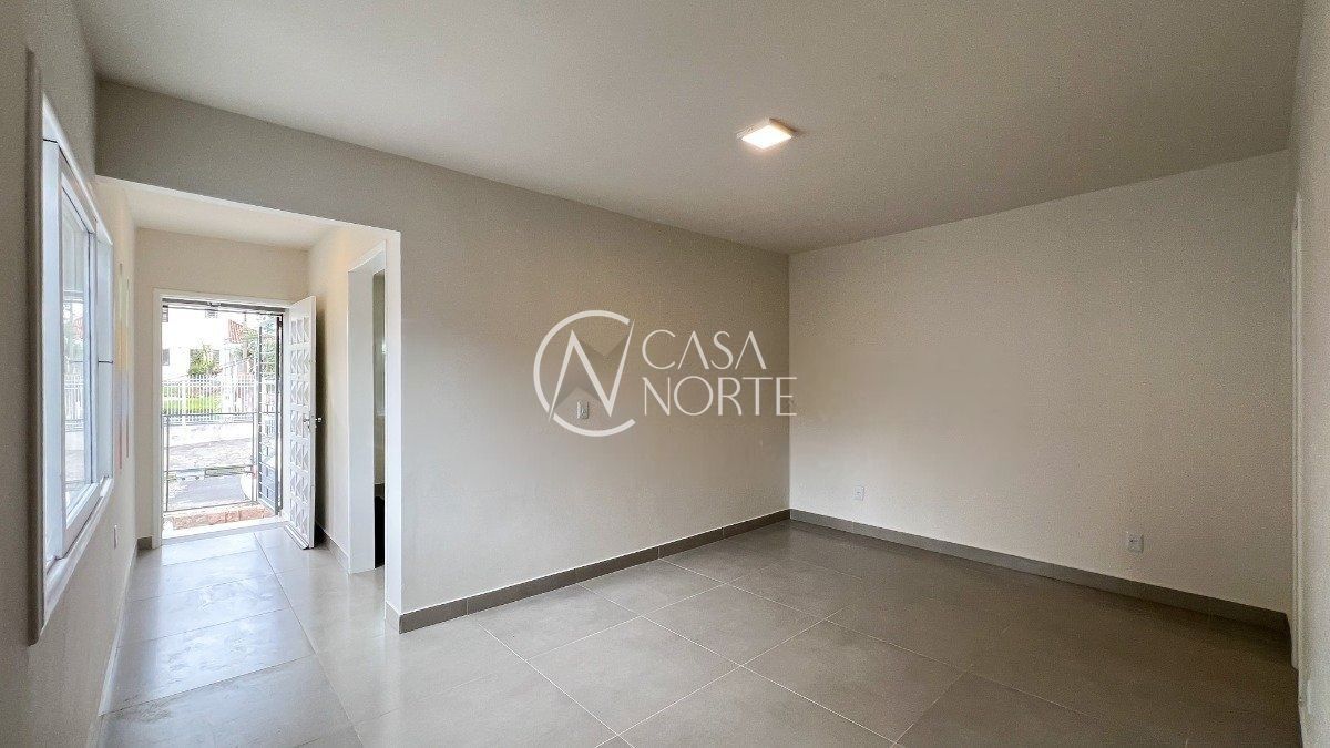 Casa à venda com 3 quartos, 174m², 4 vagas, Rua Augusto Attílio Giordani no bairro São Sebastião em Porto Alegre