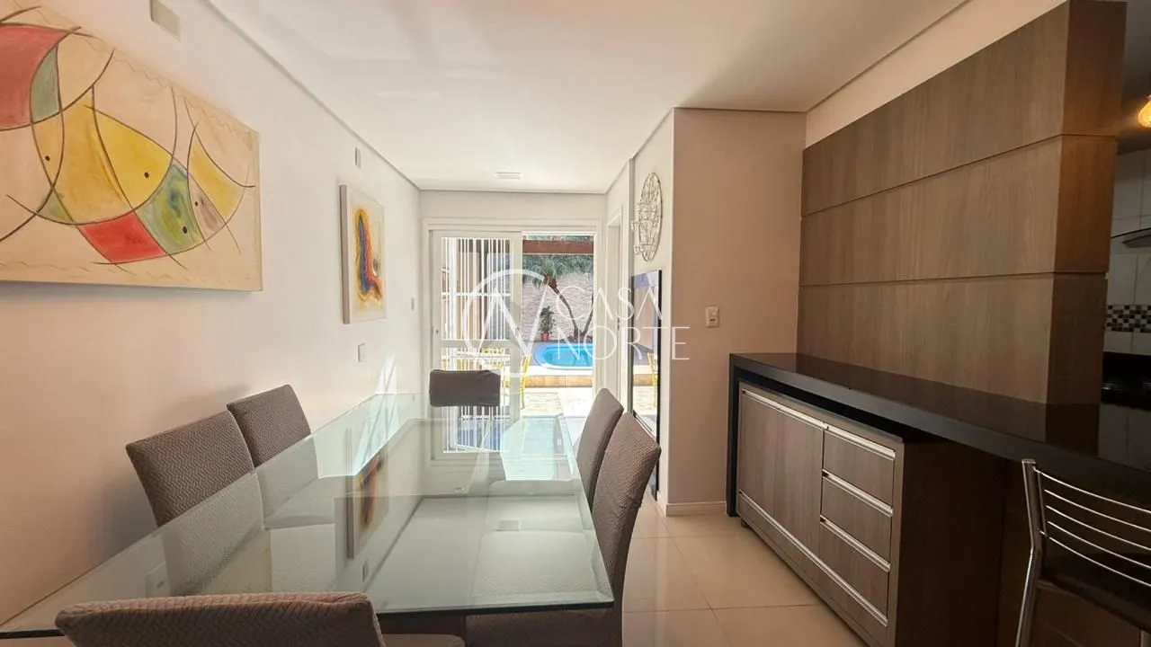 Casa à venda com 3 quartos, 210m², 2 suítes, 3 vagas, Rua Leite de Castro no bairro Vila Ipiranga em Porto Alegre