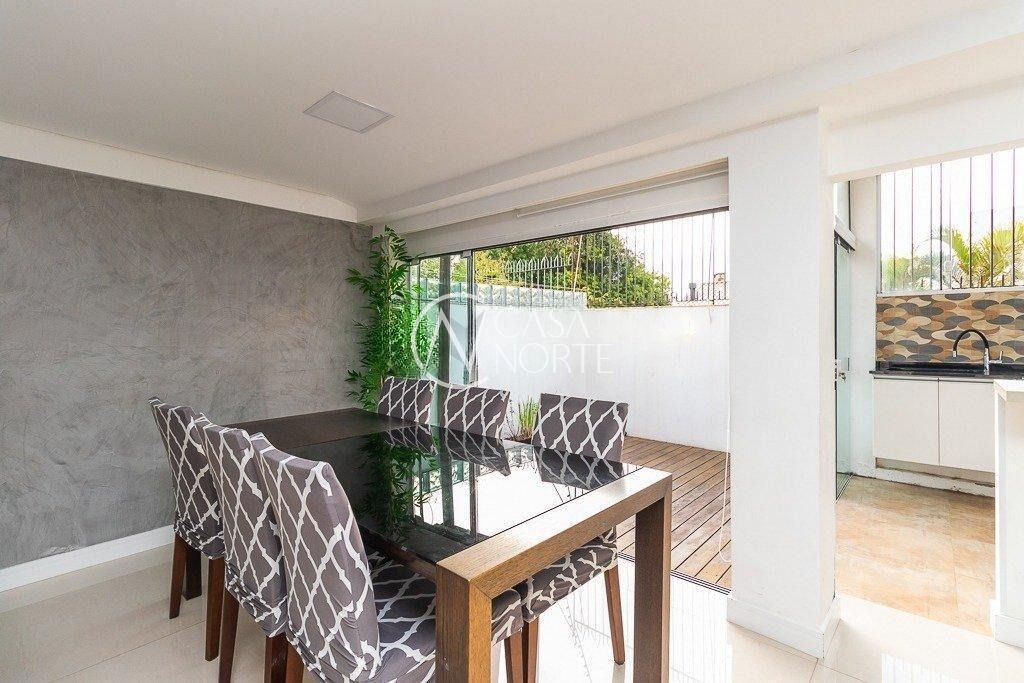 Casa de Condomínio à venda com 4 quartos, 180m², 2 suítes, 2 vagas, Rua Manoel Lopes Meirelles no bairro Jardim Sabará em Porto Alegre