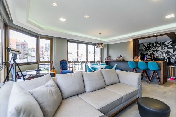 Apartamento à venda com 3 quartos, 102m², 1 suíte, 2 vagas, Rua Tito Lívio Zambecari no bairro Mont Serrat em Porto Alegre