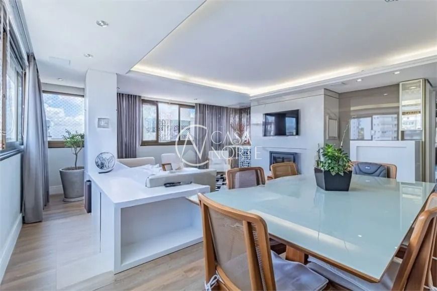 Apartamento à venda com 3 quartos, 119m², 1 suíte, 2 vagas, Rua Líbero Badaró no bairro Passo da Areia em Porto Alegre