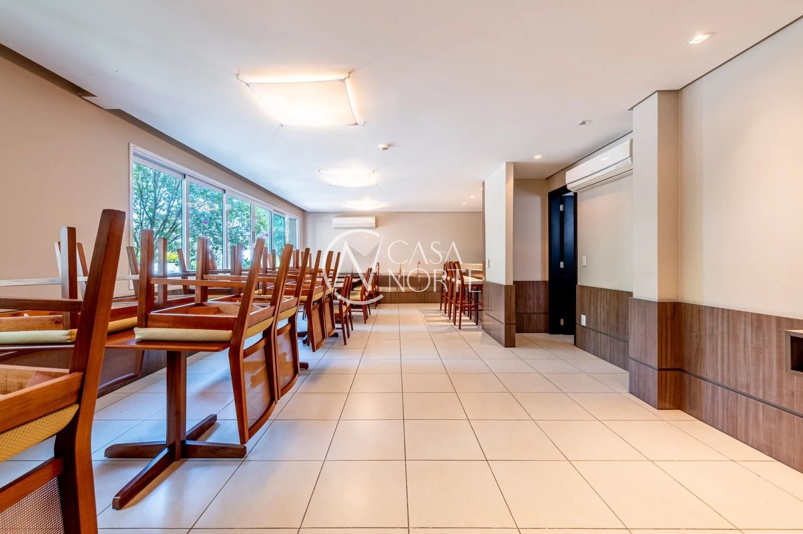 Duplex à venda com 3 quartos, 180m², 1 suíte, 2 vagas, Rua Cabral no bairro Rio Branco em Porto Alegre