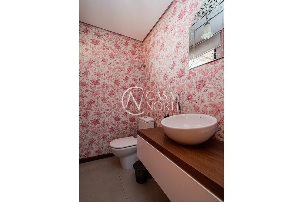 Casa à venda com 2 quartos, 318m², 2 suítes, 6 vagas, Rua Oscar Schneider no bairro Medianeira em Porto Alegre