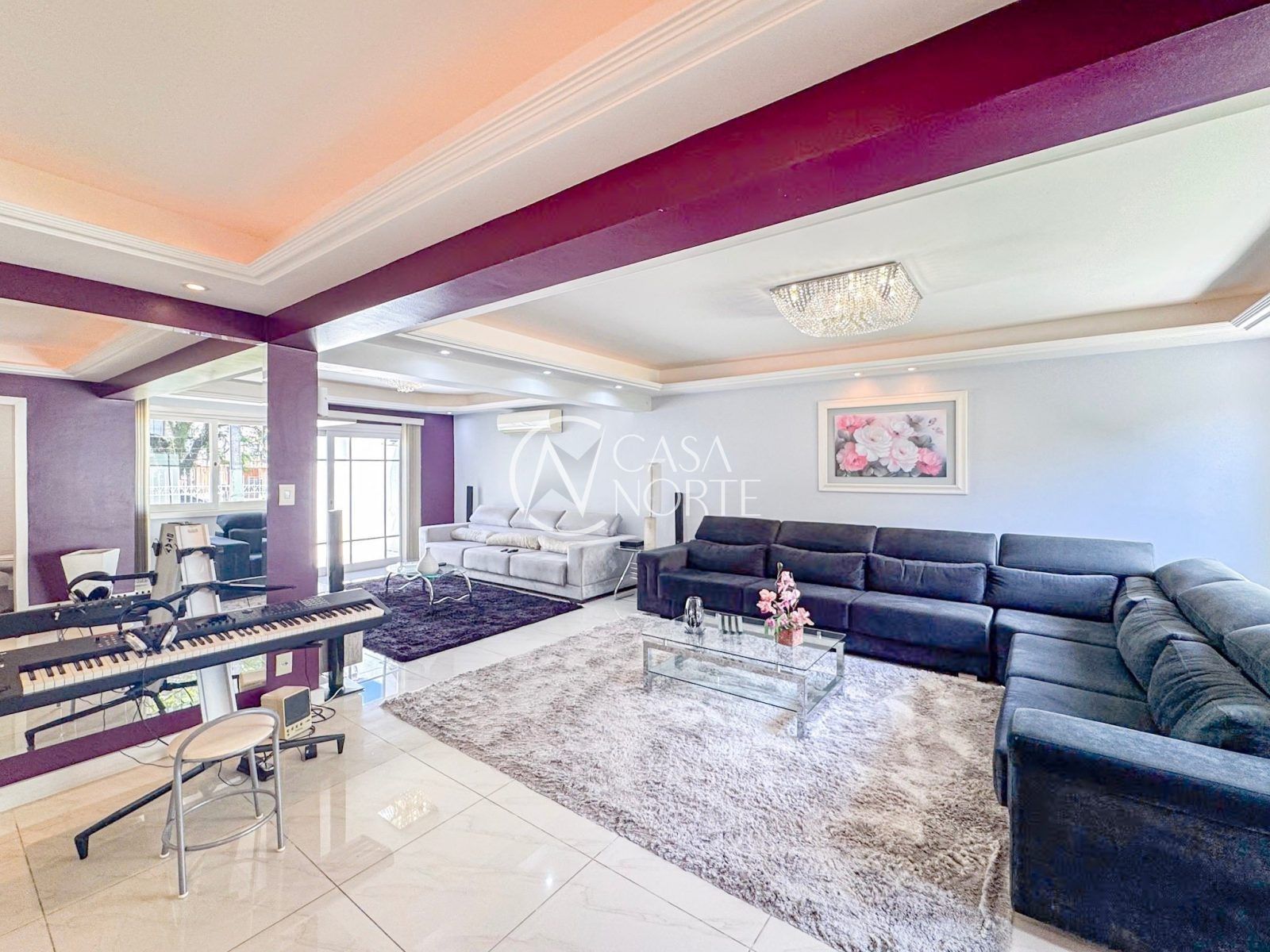 Casa à venda com 3 quartos, 205m², 1 suíte, 3 vagas, Rua Doutor Eduardo Marques Júnior no bairro Jardim Planalto em Porto Alegre