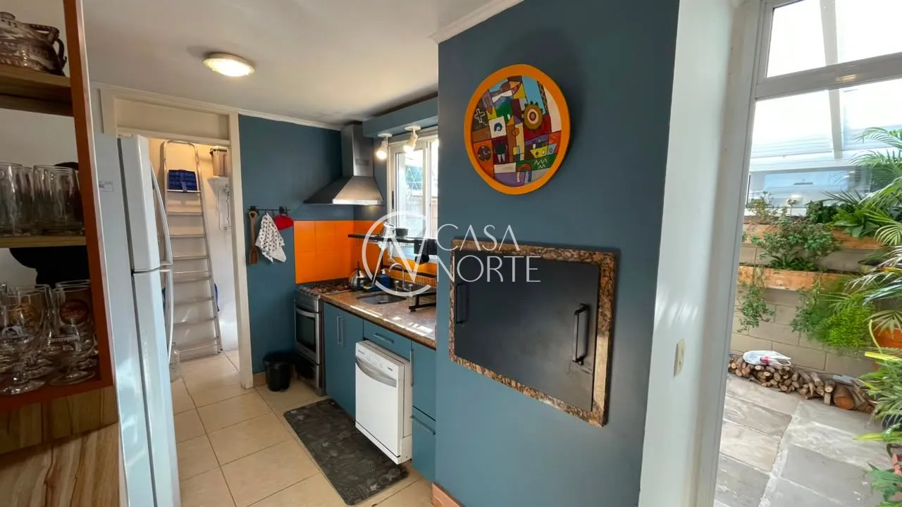 Casa de Condomínio à venda com 3 quartos, 149m², 1 suíte, 2 vagas, Rua Augusto Attílio Giordani no bairro Jardim Lindóia em Porto Alegre
