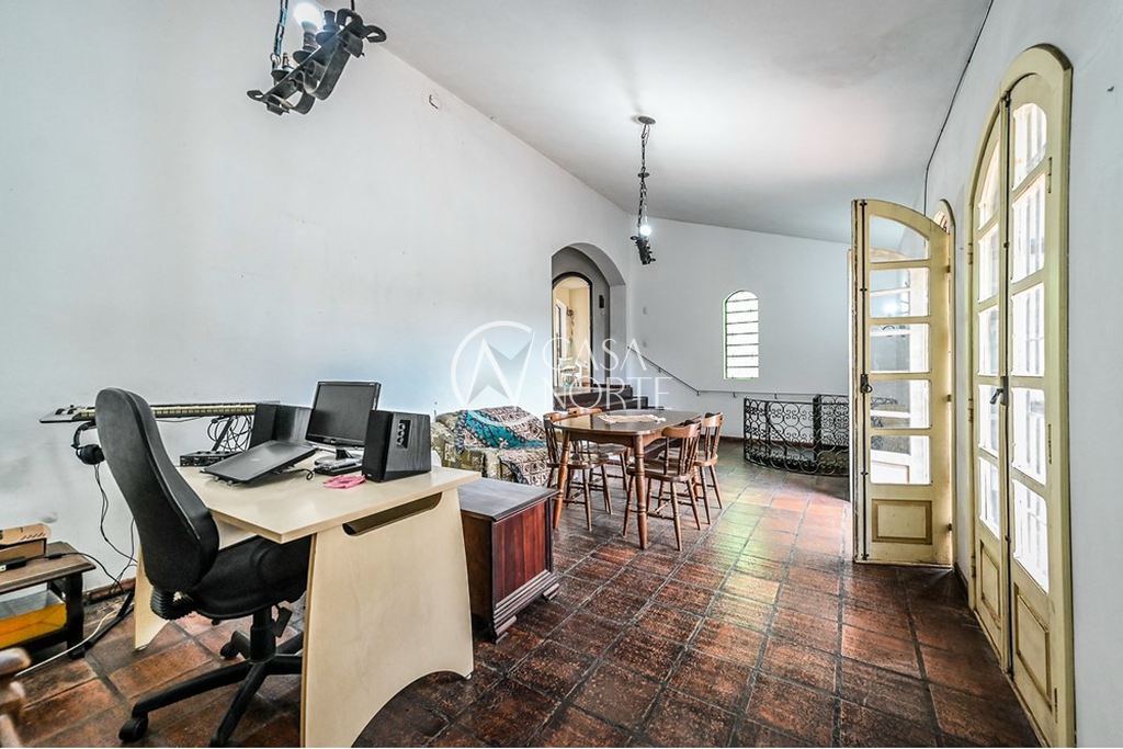 Casa à venda com 3 quartos, 240m², 2 vagas, Oscar Tollens no bairro Santa Tereza em Porto Alegre