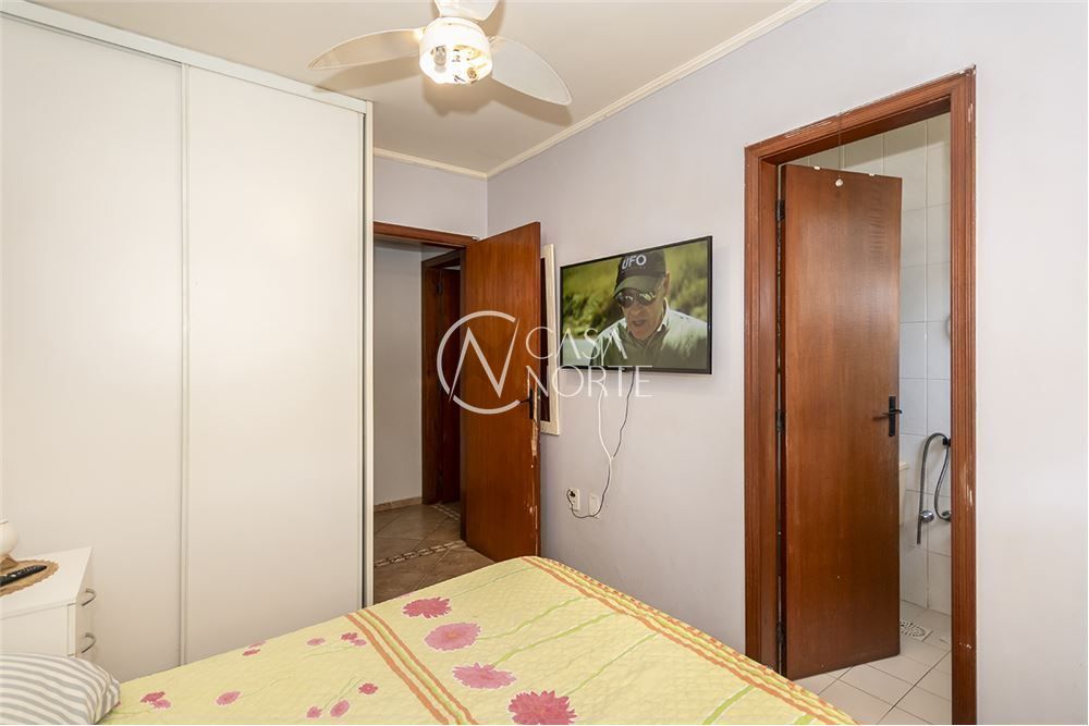 Casa à venda com 4 quartos, 250m², 2 suítes, 4 vagas, Professor Fernando Carneiro no bairro Três Figueiras em Porto Alegre
