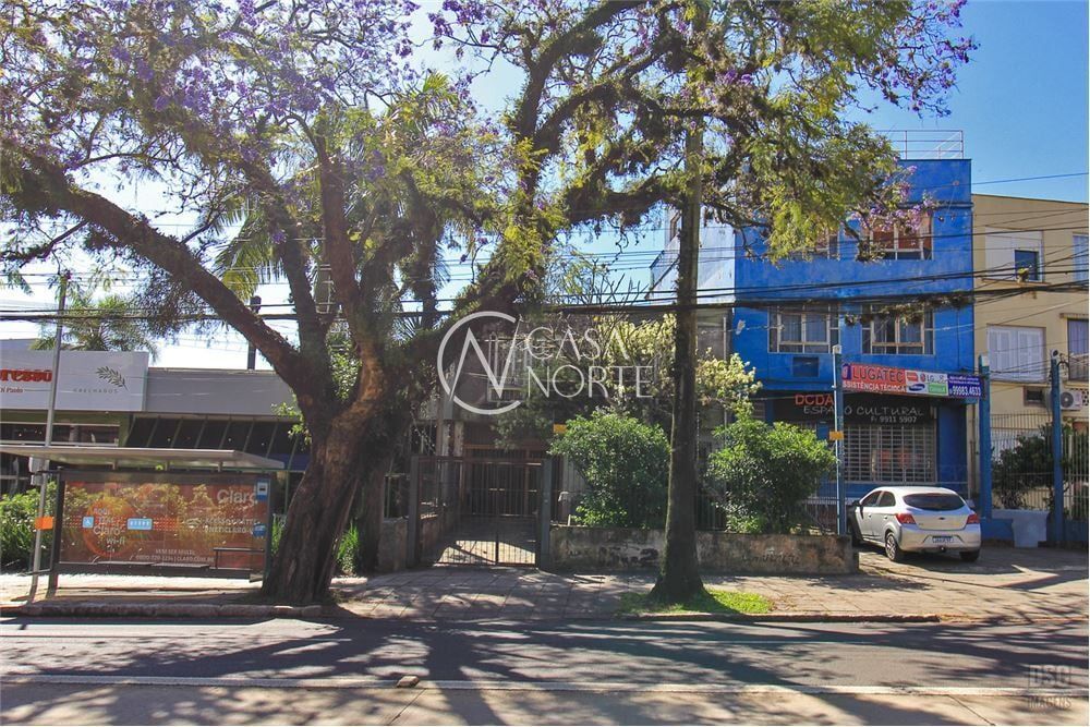 Casa à venda com 3 quartos, 179m², 1 suíte, 3 vagas, Protásio Alves no bairro Petrópolis em Porto Alegre