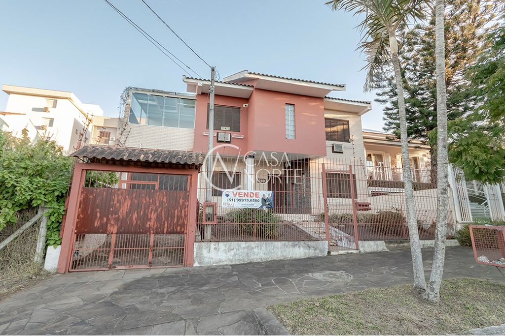 Casa à venda com 4 quartos, 360m², 4 suítes, 3 vagas, Rua Joel Halpern no bairro Jardim Planalto em Porto Alegre