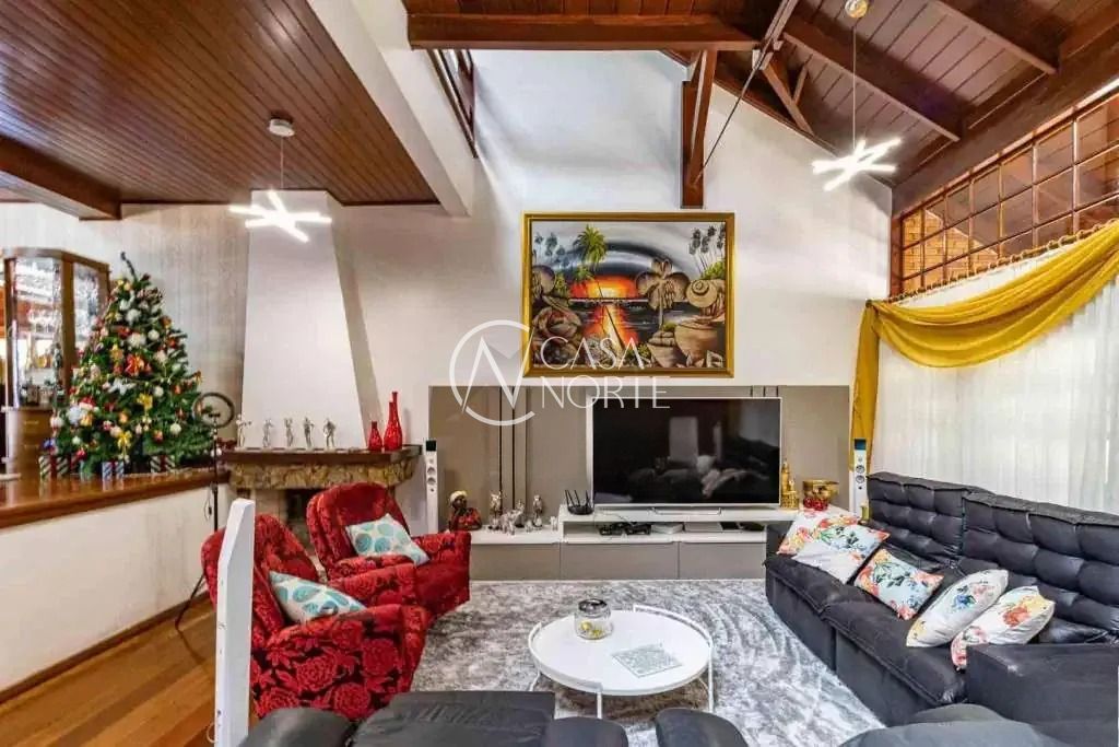 Casa à venda com 4 quartos, 330m², 1 suíte, 4 vagas, Rua Walir Zottis no bairro Jardim Itu em Porto Alegre