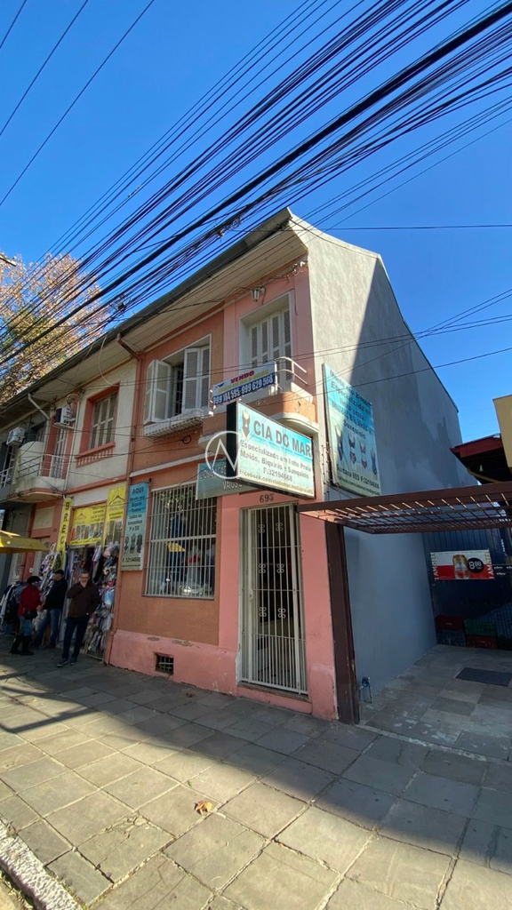 Casa à venda com 4 quartos, 102m², 1 vaga, Santana no bairro Farroupilha em Porto Alegre