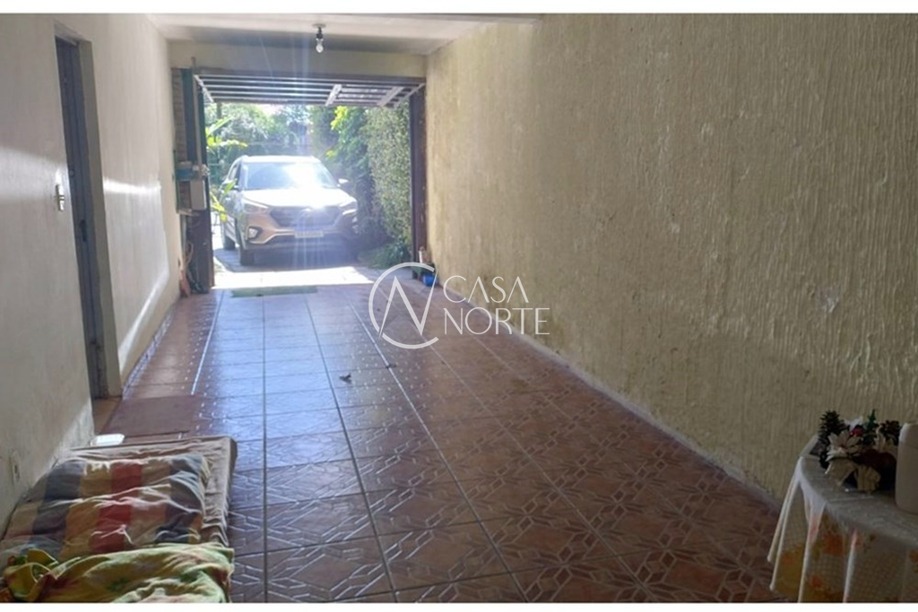 Casa à venda com 4 quartos, 231m², 1 suíte, 3 vagas, Rua Arapei no bairro Cristal em Porto Alegre