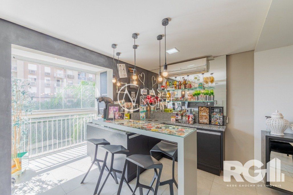 Apartamento à venda com 3 quartos, 84m², 1 suíte, 1 vaga, Rua Monsenhor Antônio Guilherme Grings no bairro Sarandi em Porto Alegre