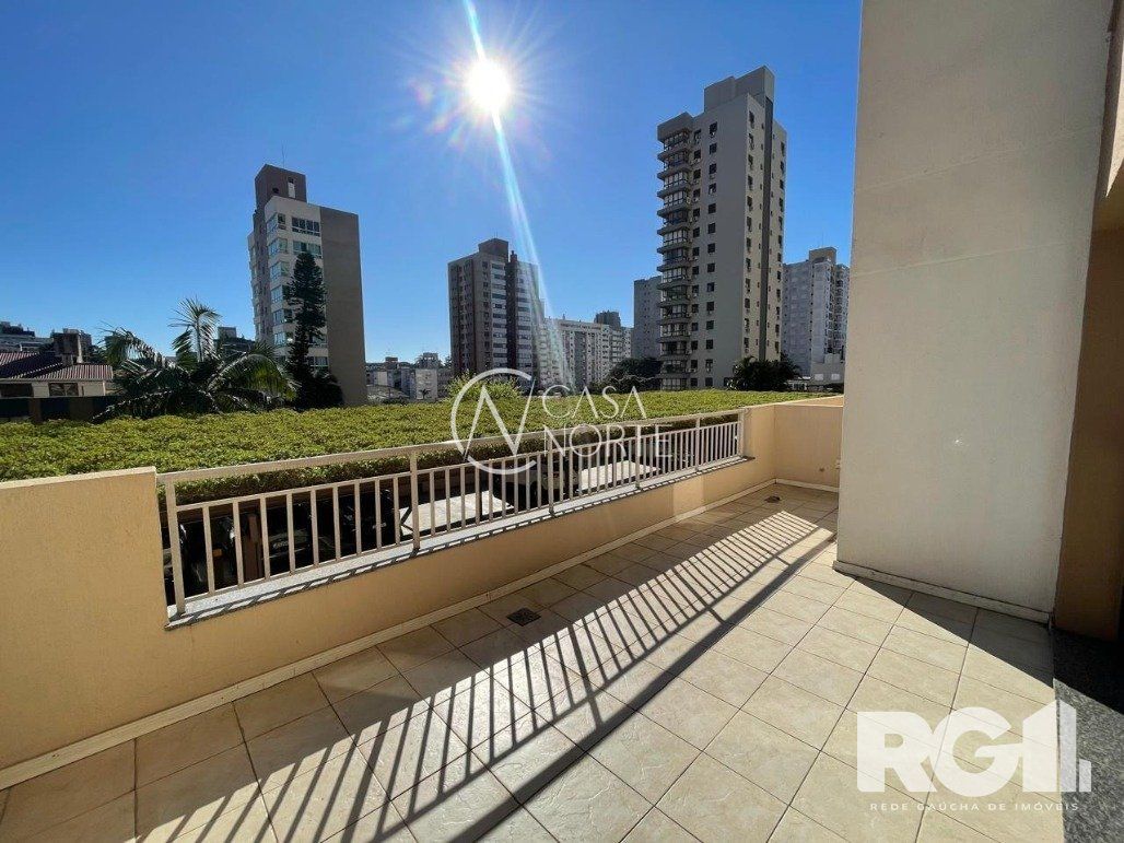 Apartamento Garden à venda com 2 quartos, 85m², 1 suíte, 2 vagas, Avenida Andaraí no bairro Passo da Areia em Porto Alegre