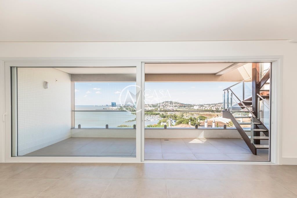 Apartamento Garden à venda com 3 quartos, 346m², 3 suítes, 4 vagas, Maracá no bairro Vila Assunção em Porto Alegre