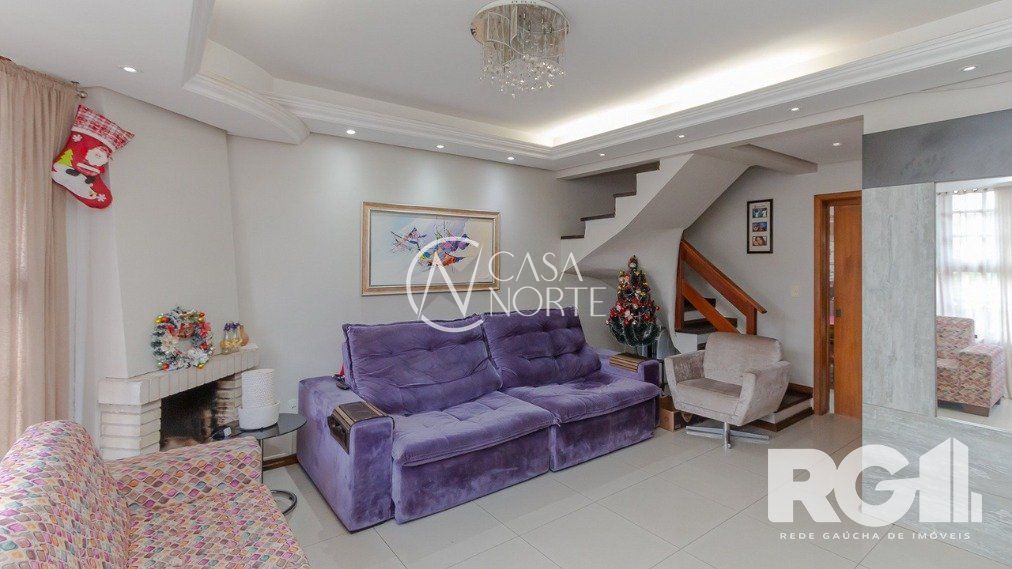 Casa à venda com 3 quartos, 210m², 1 suíte, 3 vagas, Rua Heitor Manganelli no bairro Jardim Itu em Porto Alegre