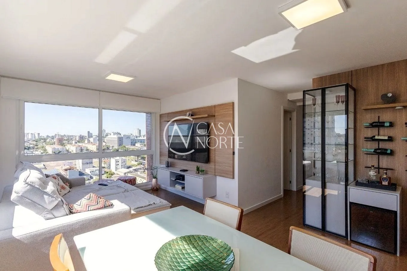 Apartamento à venda com 3 quartos, 94m², 3 suítes, 2 vagas, Rua Roque Calage no bairro Passo da Areia em Porto Alegre