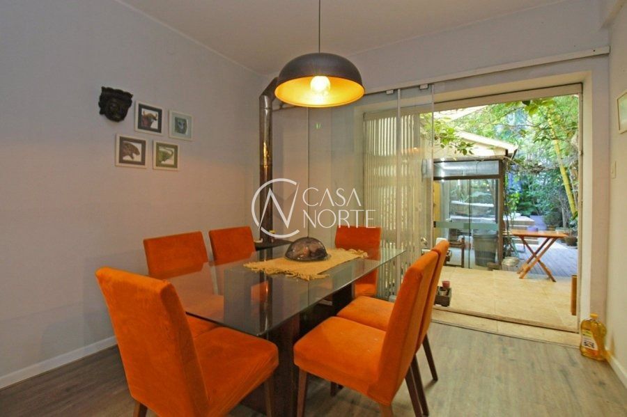 Casa à venda com 4 quartos, 217m², 1 suíte, 1 vaga, Rua General Couto de Magalhaes no bairro São João em Porto Alegre