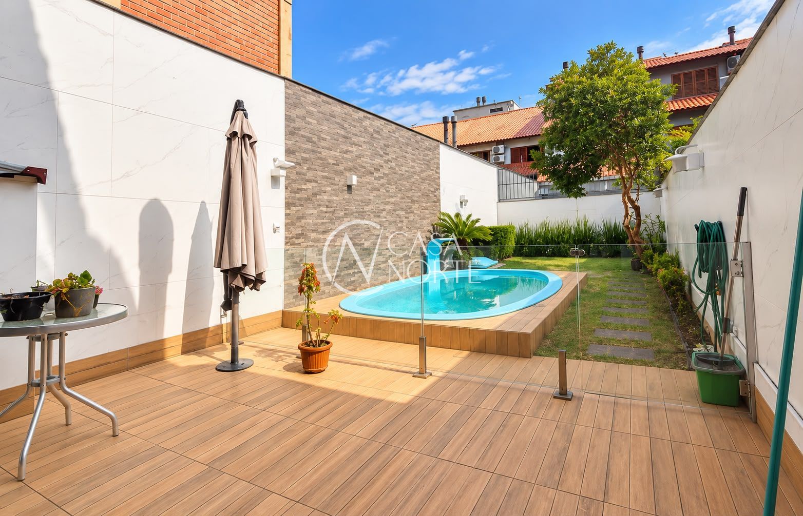 Casa à venda com 3 quartos, 172m², 1 suíte, 3 vagas, Rua Jalmar Azambuja Diniz no bairro Jardim Planalto em Porto Alegre