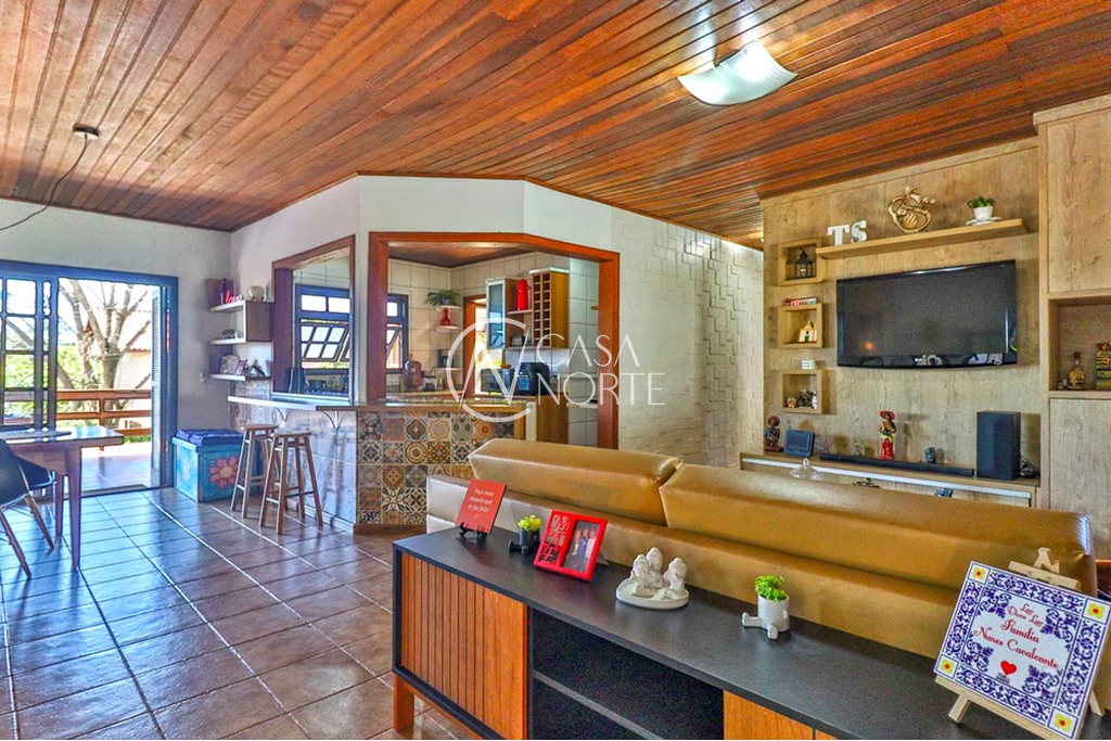 Casa à venda com 2 quartos, 165m², 1 suíte, 2 vagas, Rua Pedro Augusto Felden no bairro Hípica em Porto Alegre