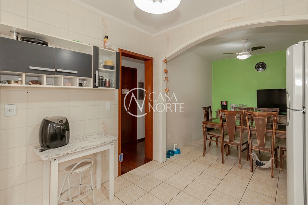 Casa à venda com 3 quartos, 167m², 3 vagas, Ernesto Pellanda no bairro Vila Jardim em Porto Alegre