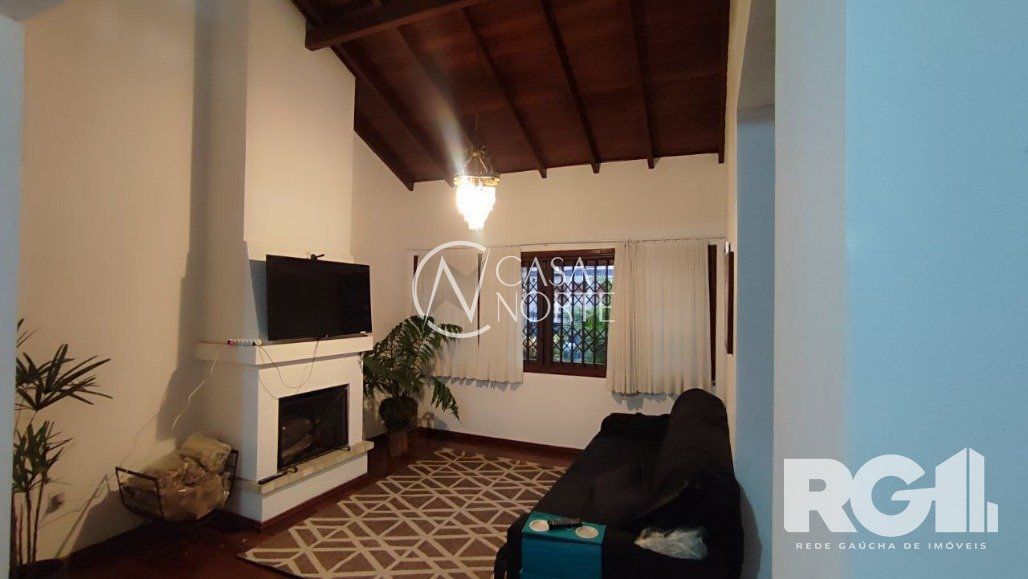 Casa à venda com 4 quartos, 396m², 1 suíte, 5 vagas, Rua Ludwig Jacob Hubler no bairro Jardim Itu em Porto Alegre