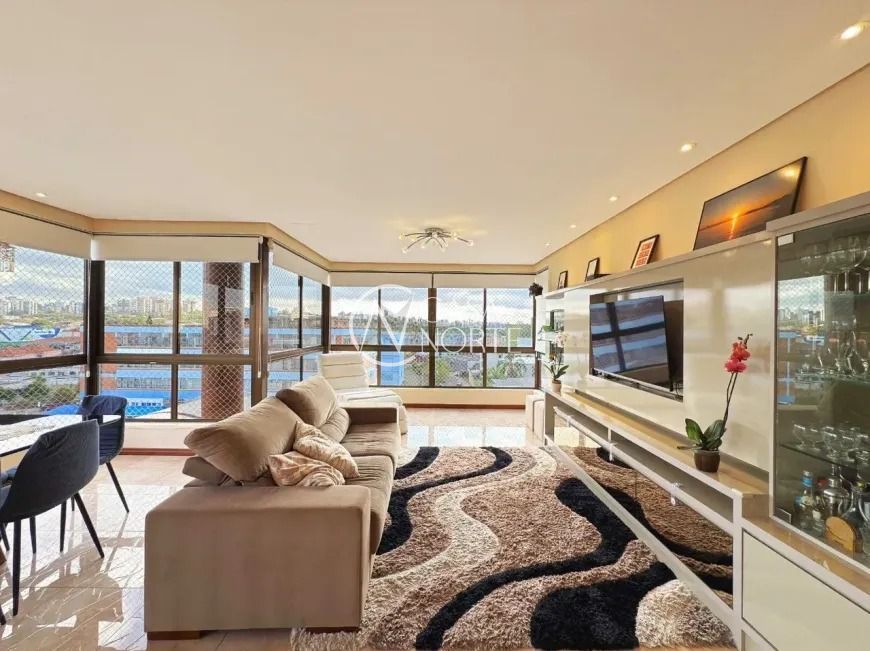 Apartamento à venda com 3 quartos, 108m², 1 suíte, 2 vagas, Rua Açores no bairro Passo da Areia em Porto Alegre