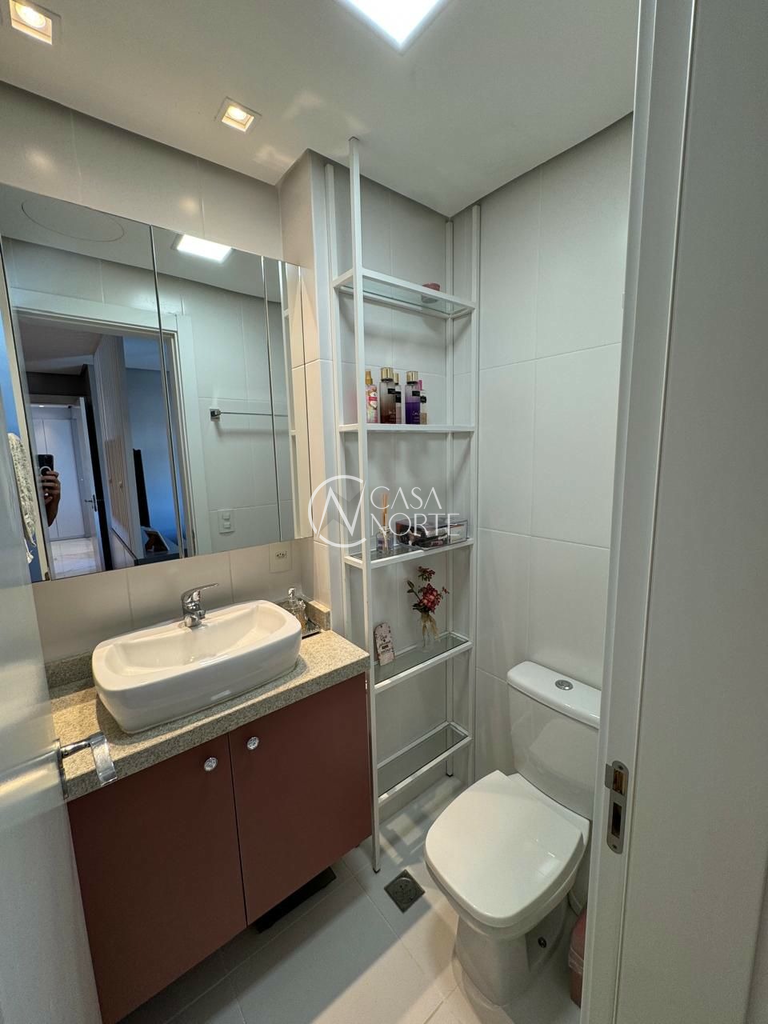 Apartamento à venda com 2 quartos, 76m², 1 suíte, 2 vagas, Rua Dona Augusta no bairro Menino Deus em Porto Alegre