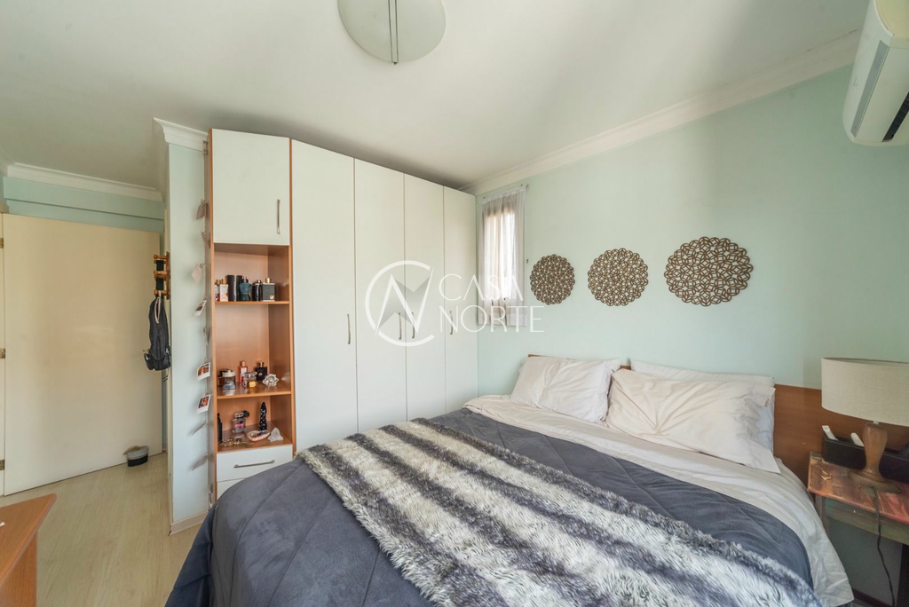 Apartamento à venda com 2 quartos, 65m², 1 suíte, 1 vaga, Bastian no bairro Menino Deus em Porto Alegre