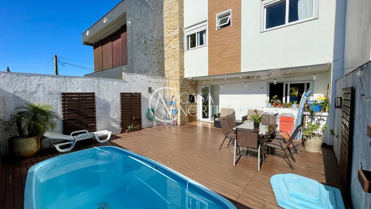 Casa de Condomínio à venda com 3 quartos, 140m², 1 suíte, 2 vagas, Adalberto Severo no bairro Jardim Itu em Porto Alegre