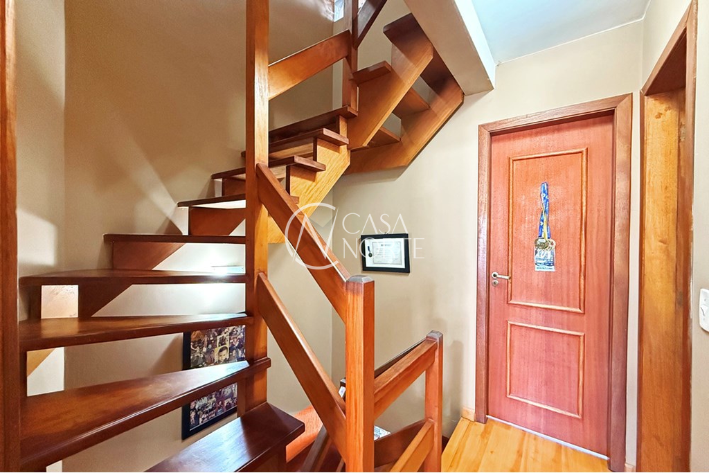 Casa de Condomínio à venda com 3 quartos, 121m², 1 suíte, 2 vagas, Avenida Juca Batista no bairro Ipanema em Porto Alegre