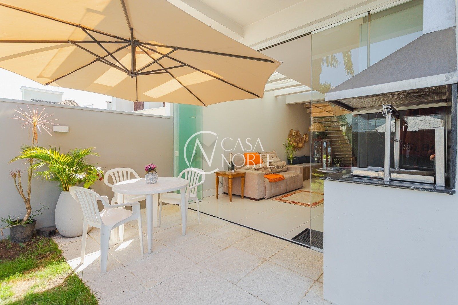 Casa de Condomínio à venda com 3 quartos, 250m², 1 suíte, 4 vagas, Rua Deputado Hugo Mardini no bairro Passo das Pedras em Porto Alegre