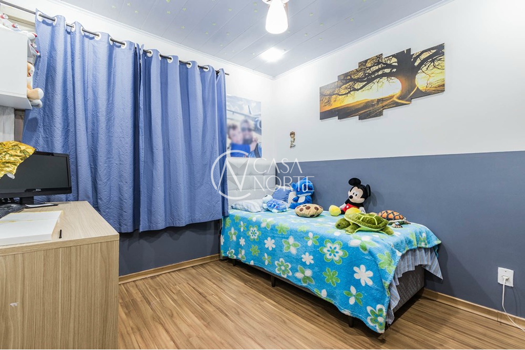 Casa à venda com 3 quartos, 180m², 1 suíte, 2 vagas, Rua Francisca Lechner no bairro Rubem Berta em Porto Alegre