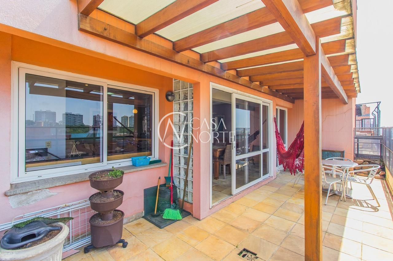 Cobertura à venda com 3 quartos, 200m², 1 suíte, 2 vagas, Avenida João Wallig no bairro Jardim Europa em Porto Alegre