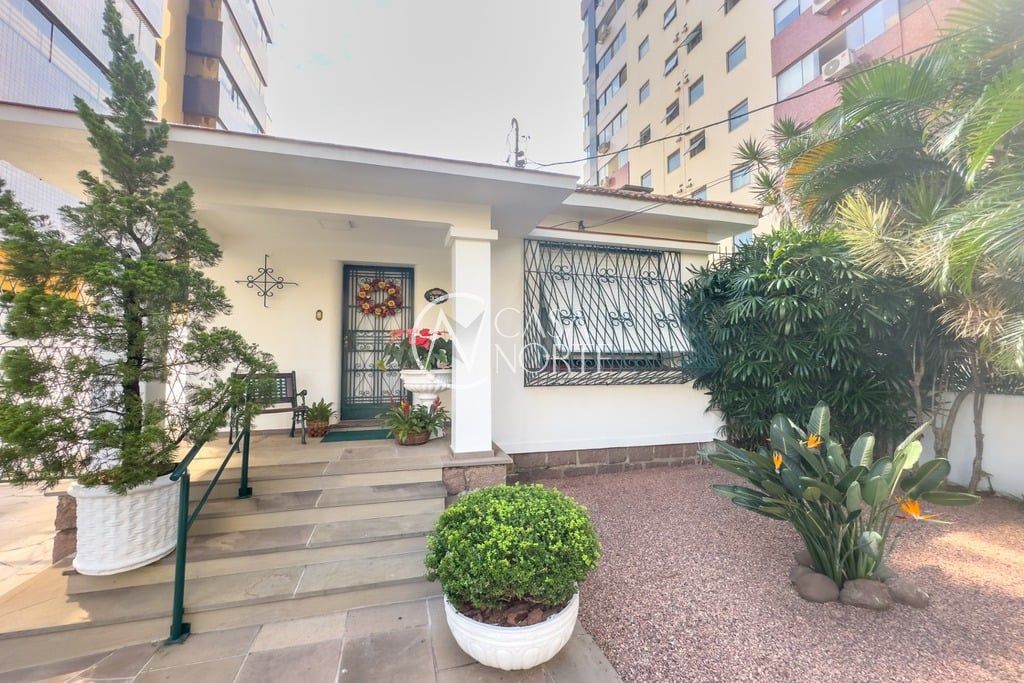 Casa à venda com 3 quartos, 85m², 1 suíte, 3 vagas, Lageado no bairro Petrópolis em Porto Alegre