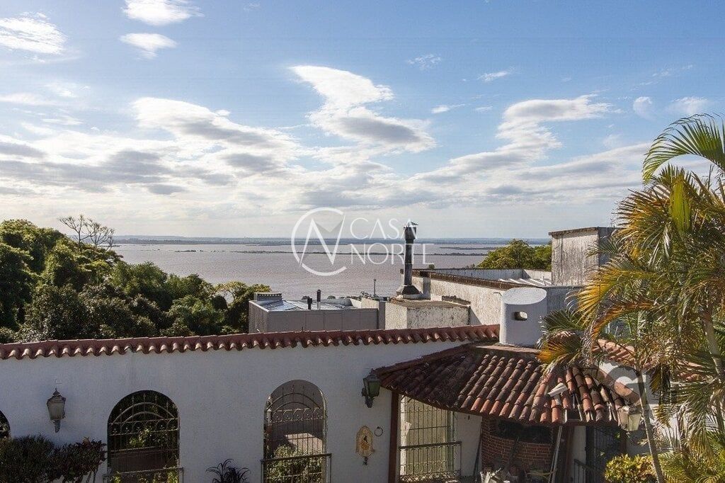Casa à venda com 3 quartos, 580m², 1 suíte, 3 vagas, Silveiro no bairro Santa Tereza em Porto Alegre