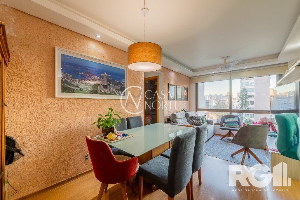 Apartamento à venda com 2 quartos, 65m², 1 suíte, 1 vaga, Avenida Andaraí no bairro Passo da Areia em Porto Alegre