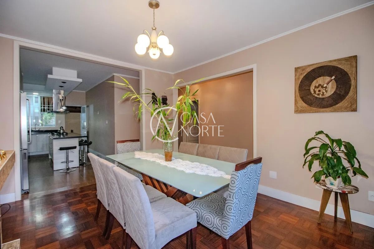 Casa à venda com 5 quartos, 220m², 1 suíte, 4 vagas, Rua Monte Bonito no bairro Jardim Lindóia em Porto Alegre