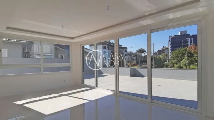 Apartamento Garden à venda com 3 quartos, 386m², 1 suíte, 4 vagas, Rua Walir Zottis no bairro Jardim Planalto em Porto Alegre