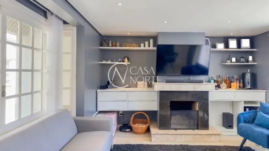 Casa de Condomínio à venda com 4 quartos, 248m², 1 suíte, 2 vagas, Rua Conde da Figueira no bairro Chácara das Pedras em Porto Alegre