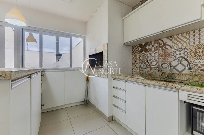 Casa à venda com 4 quartos, 251m², 1 suíte, 3 vagas, Praça Manuel de Macedo no bairro Jardim Sabará em Porto Alegre
