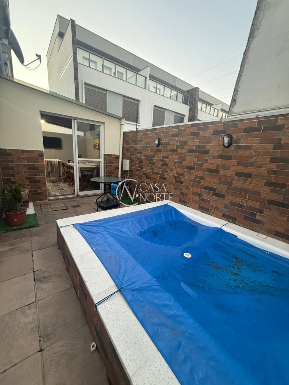 Casa de Condomínio à venda com 3 quartos, 174m², 1 suíte, 2 vagas, Rua Doutor Galdino Nunes Vieira no bairro Jardim Itu em Porto Alegre