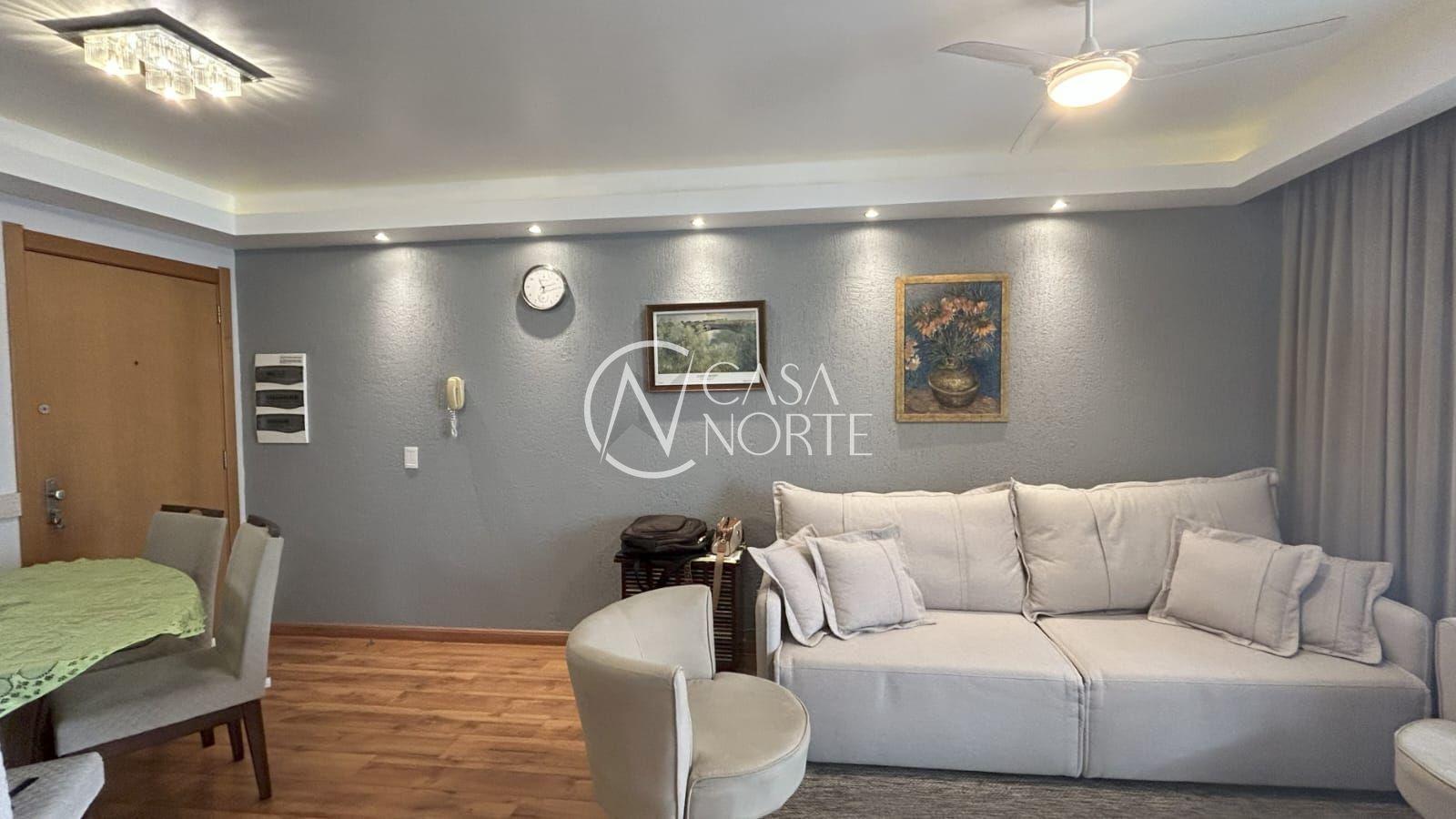 Apartamento à venda com 3 quartos, 81m², 2 vagas, Avenida Grécia no bairro Passo da Areia em Porto Alegre