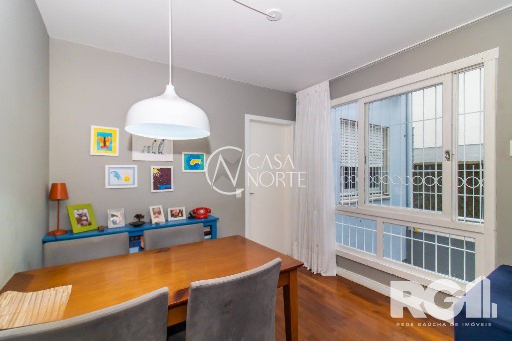 Apartamento à venda com 3 quartos, 96m², 1 suíte, 2 vagas, Rua Coronel Corte Real no bairro Petrópolis em Porto Alegre