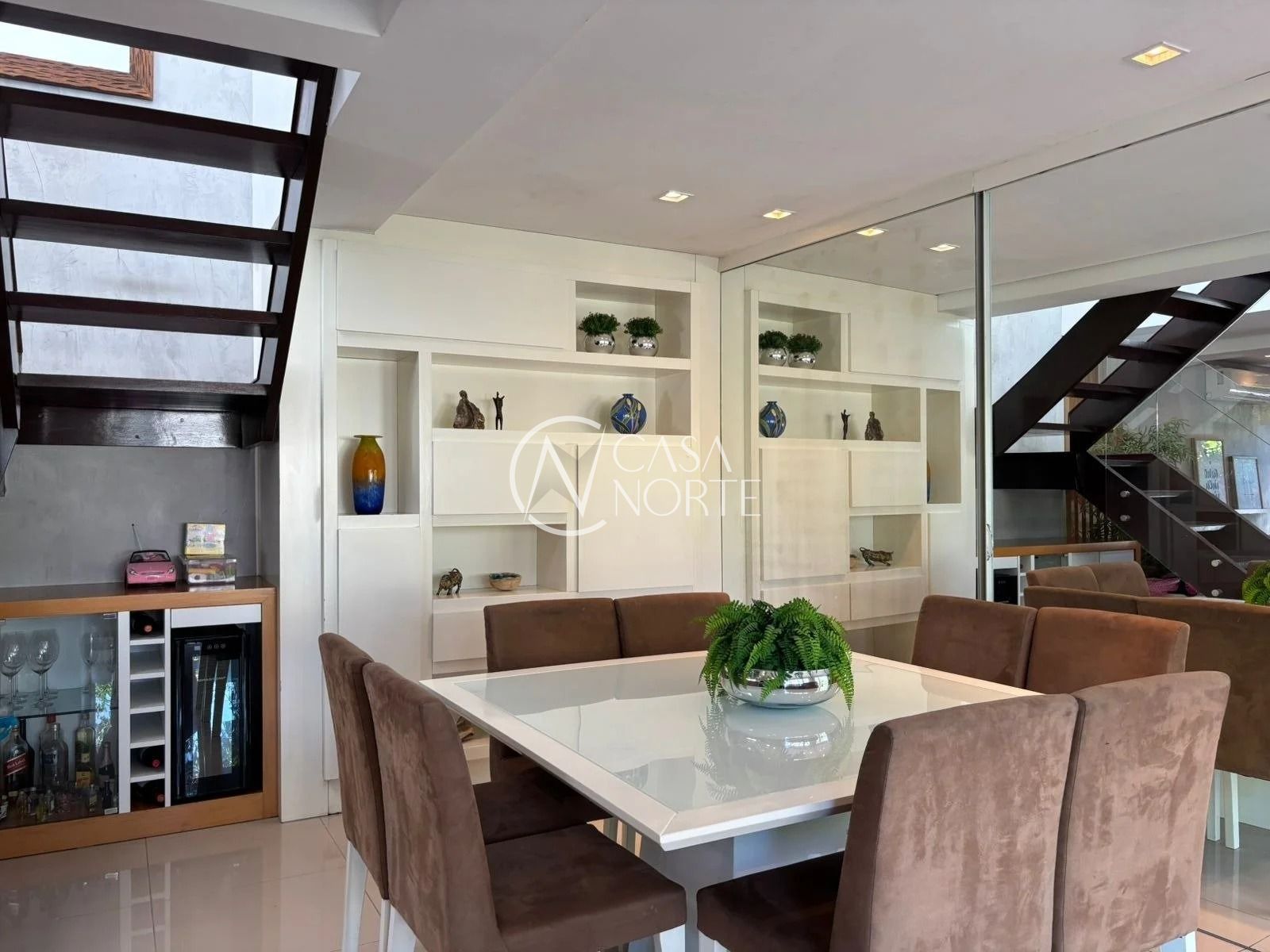 Casa de Condomínio à venda com 3 quartos, 194m², 1 suíte, 4 vagas, Rua Conselheiro Xavier da Costa no bairro Ipanema em Porto Alegre