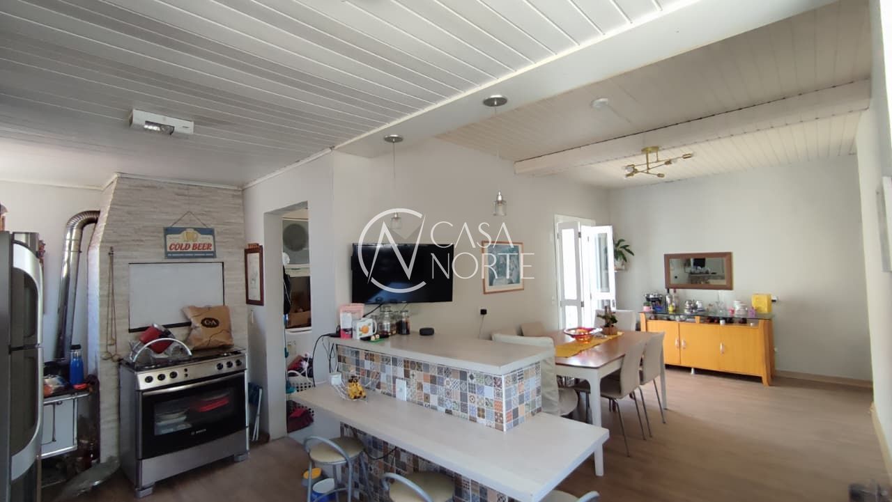 Casa à venda com 4 quartos, 115m², 1 suíte, 1 vaga, Avenida Berlim no bairro Auxiliadora em Porto Alegre